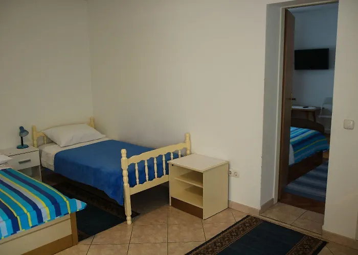 Apartments Zdravko - 150 M From Sandy Beach