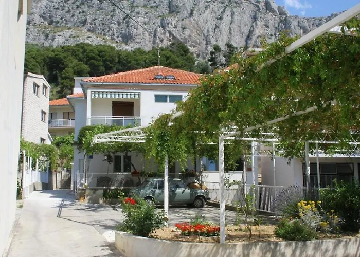 Apartments Zdravko - 150 M From Sandy Beach