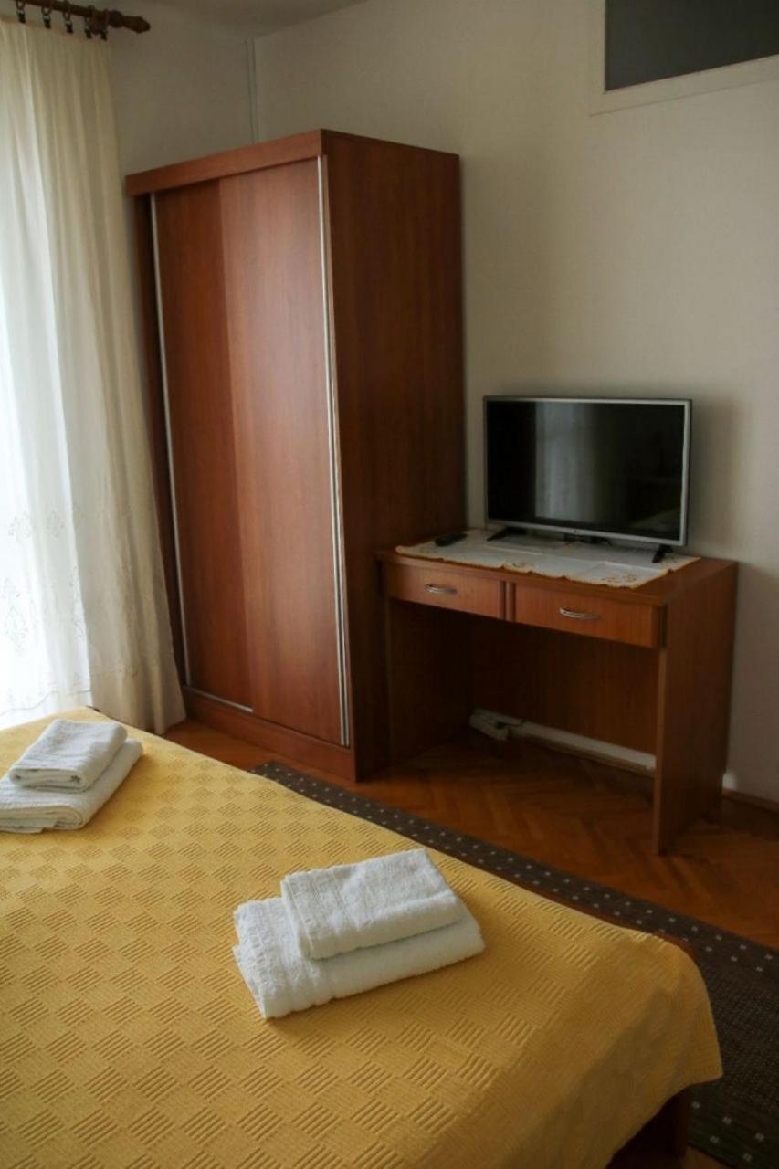 Zdravko - 150 M From Sandy Apartment Duce