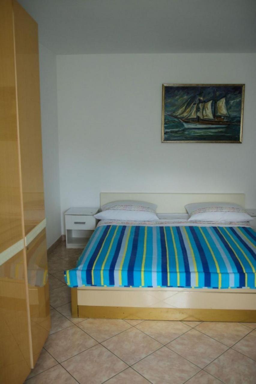 Apartment Zdravko - 150 M From Sandy Duce