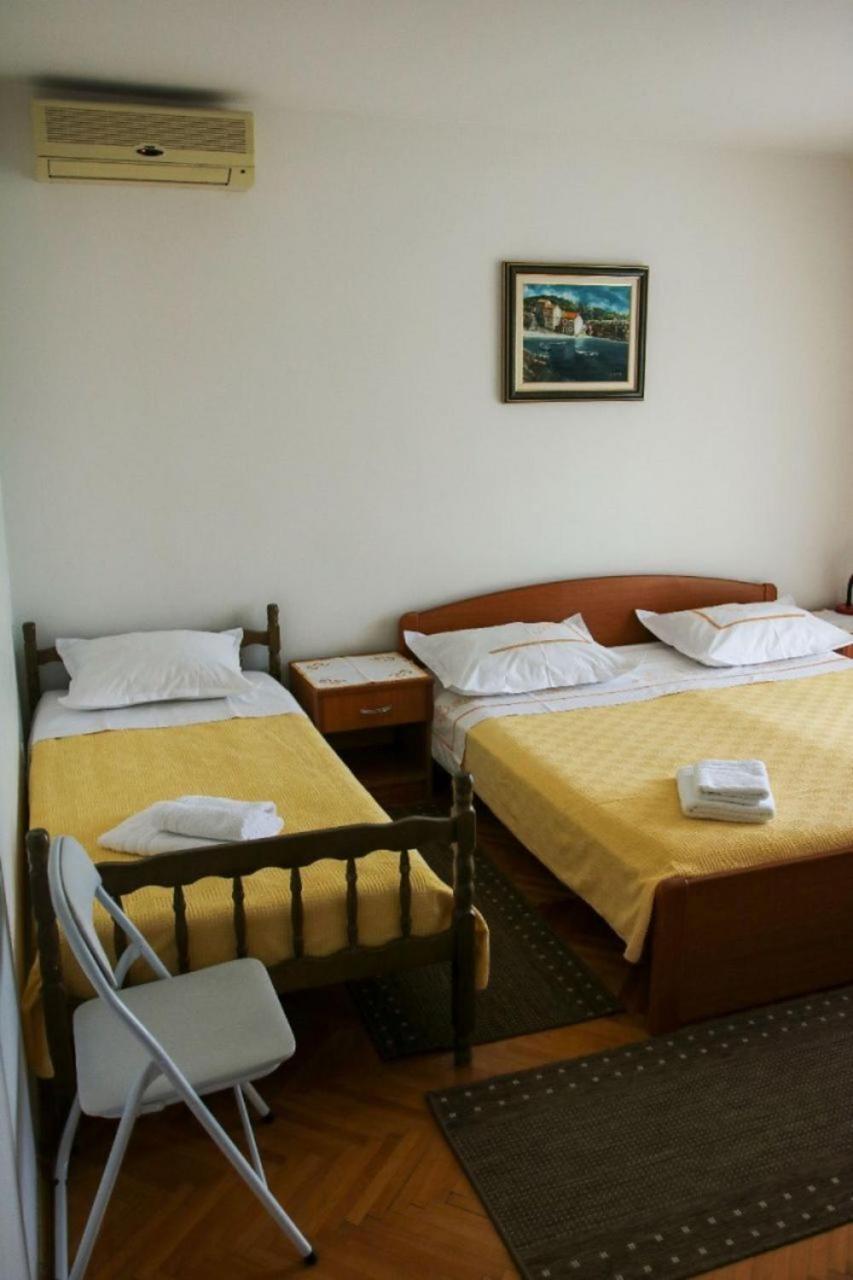 Zdravko - 150 M From Sandy Apartment *